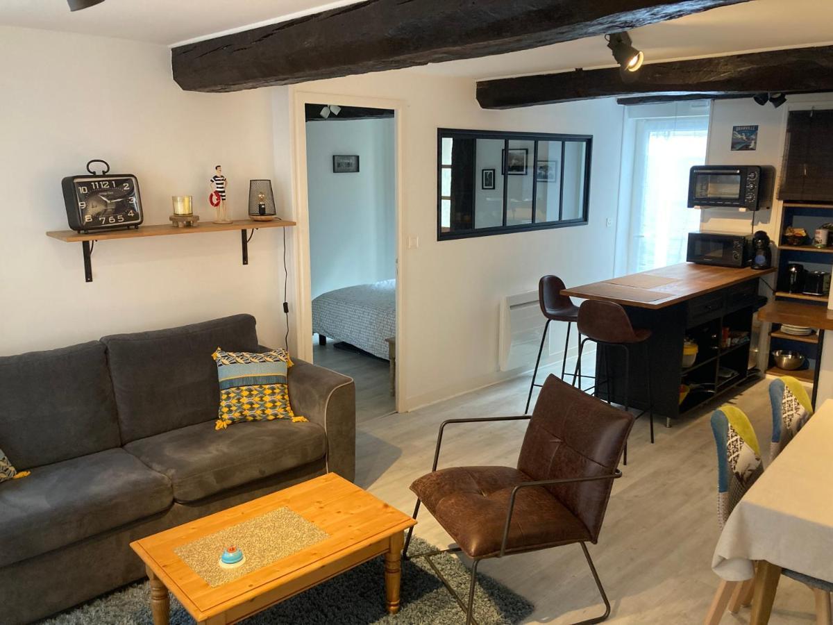 Appartement Haute Ville Meuble Avec Cour Privative Granville Eksteriør bilde