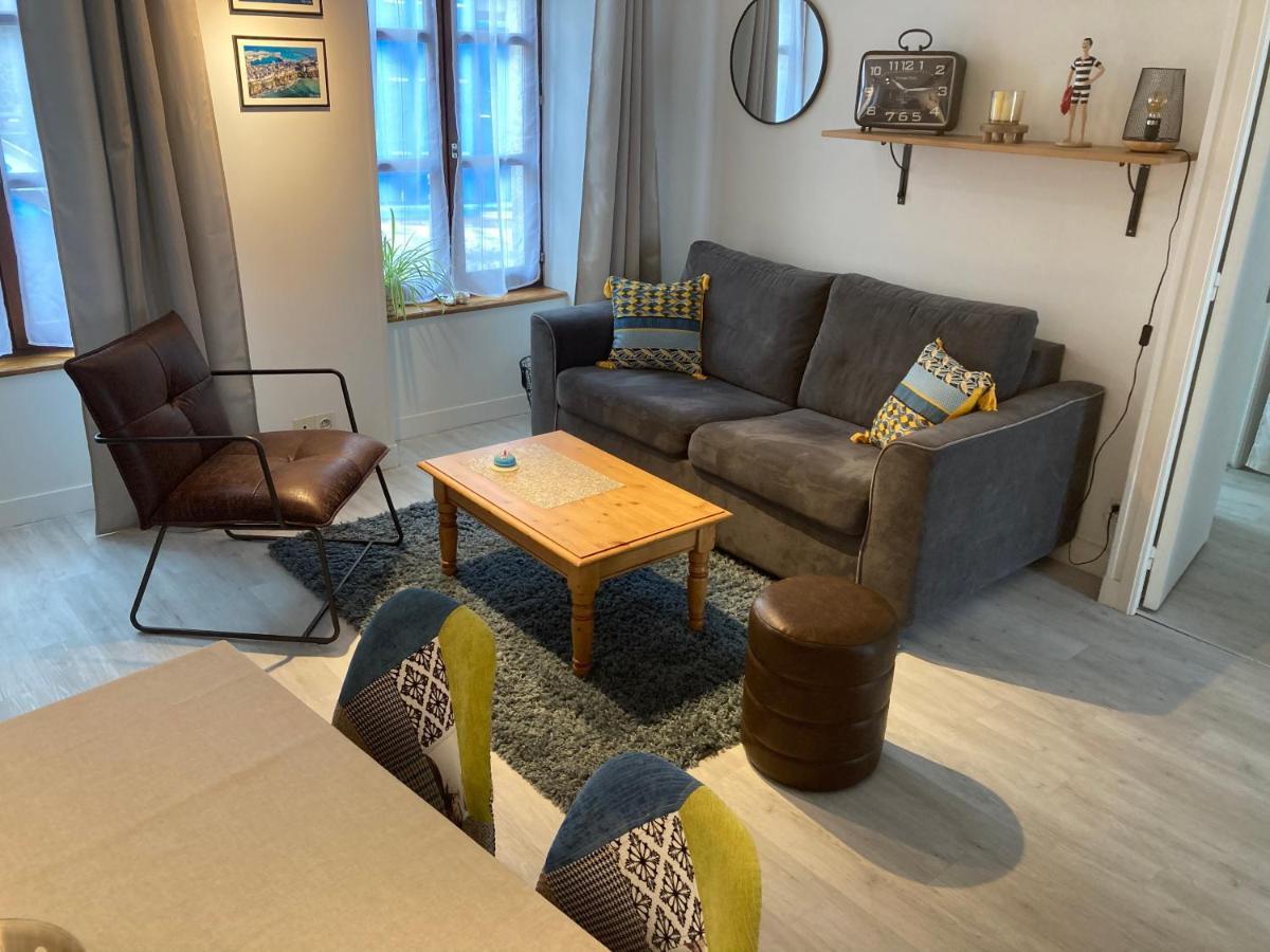 Appartement Haute Ville Meuble Avec Cour Privative Granville Eksteriør bilde