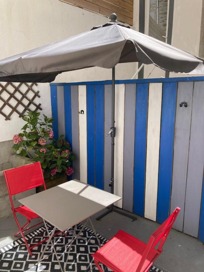 Appartement Haute Ville Meuble Avec Cour Privative Granville Eksteriør bilde